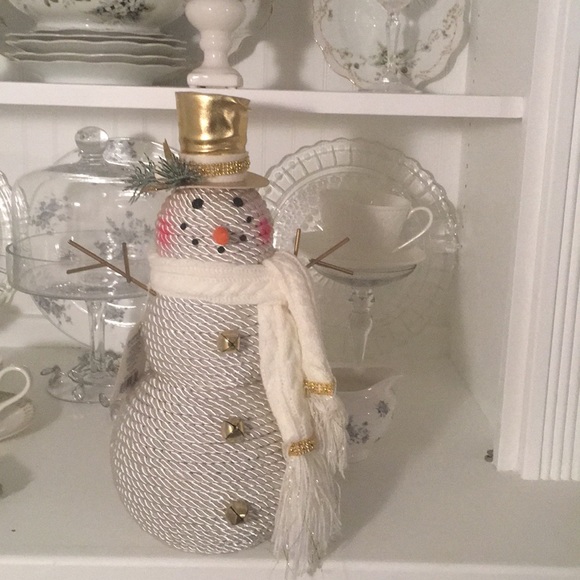 Other - Adorable tabletop snowman